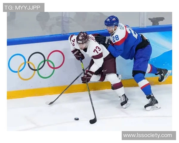 墨尔德与雷克雅的激烈对决揭示了冰球战术的博弈与球员的拼搏精神 墨尔德与雷克雅的激烈对决揭示了冰球战术的博弈与球员的拼搏精神